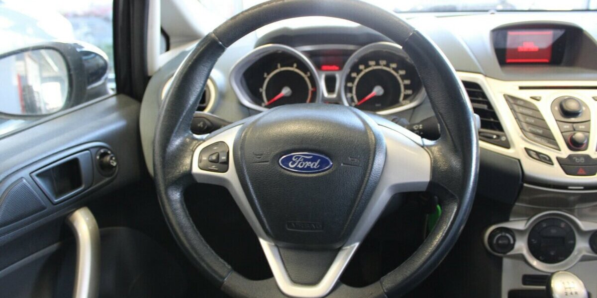 Ford Fiesta 1.25 Ghia - 5-Türig - 1.Hand - 83.440 km 4.980 &euro; Euskirchen 53881
