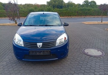 Dacia Sandero 109.395 km 2.499 &euro; Aachen 52080