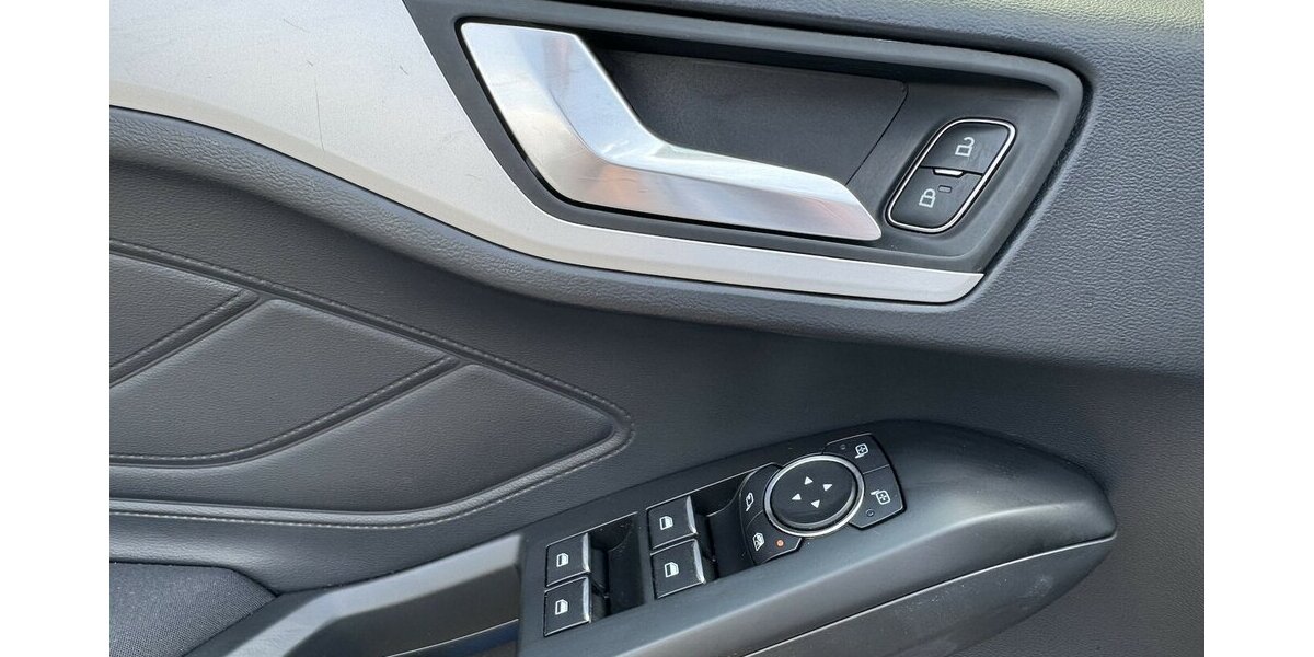 Ford Focus Navi Temp Spurh CarPlay 6xServ GARANTIE 40.000 km 14.500 &euro; Erftstadt 50374